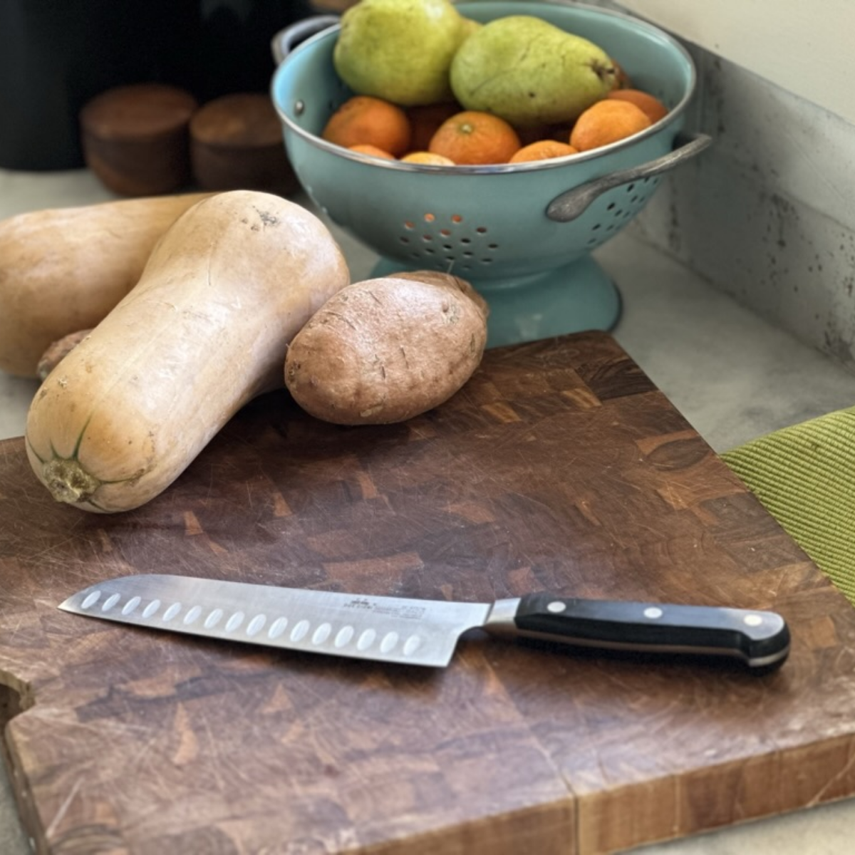 Florence Santoku Knife with Scallops